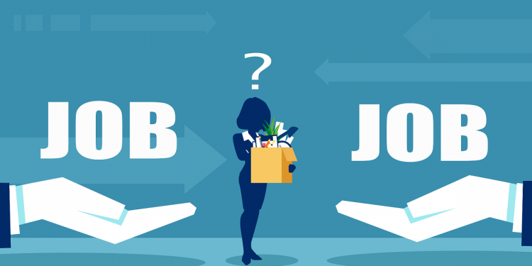 Nhận được offer mới, có nên dùng nó gây áp lực tăng lương với sếp?