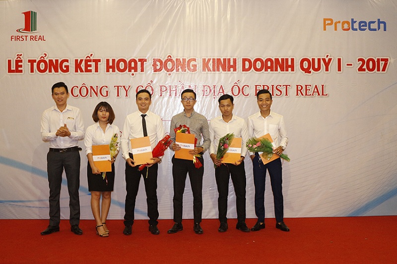 Công ty First Real khen thưởng cho CBNV xuất sắc (Nguồn: First Real)