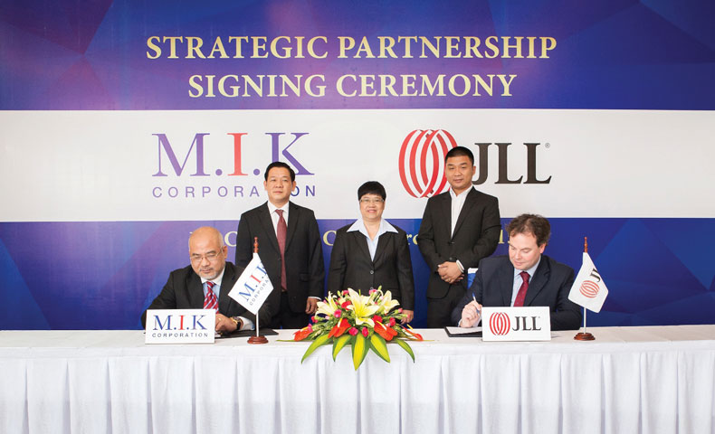 JLL ký kết hợp tác cùng M.I.K (Nguồn: doanhnhanonline)