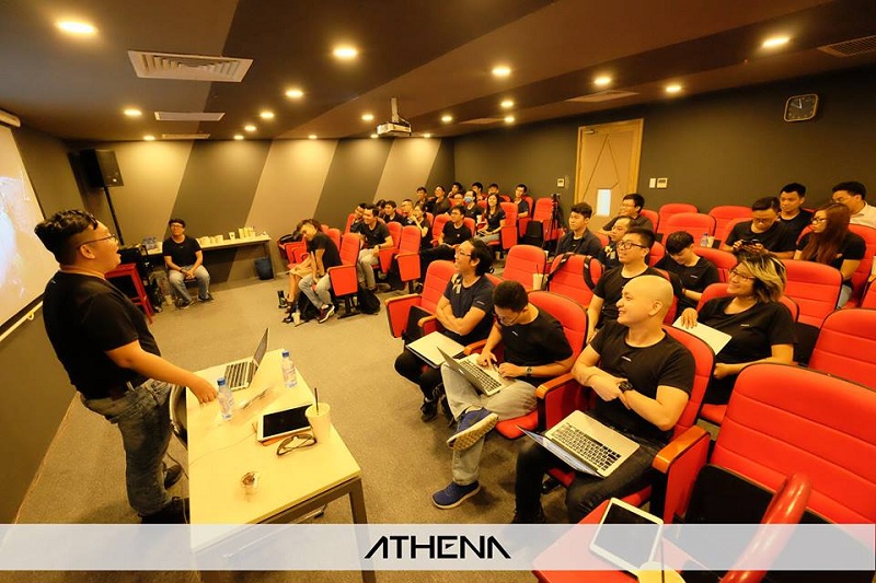 Đào tạo là một trong những hoạt động được ưu tiên hàng đầu tại Athena Studio