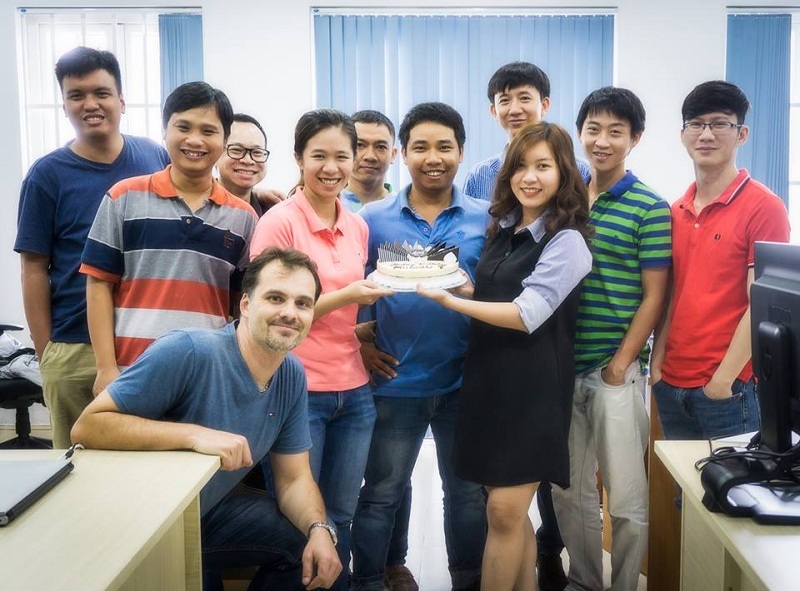 RnD4U tổ chức sinh nhật hàng tháng cho nhân viên