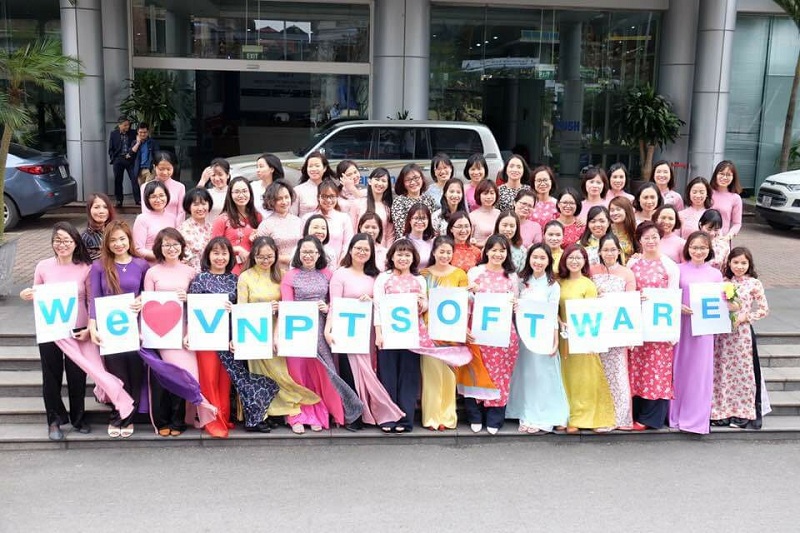 VNPT - IT tôn vinh CBNV nữ nhân dịp 8/3