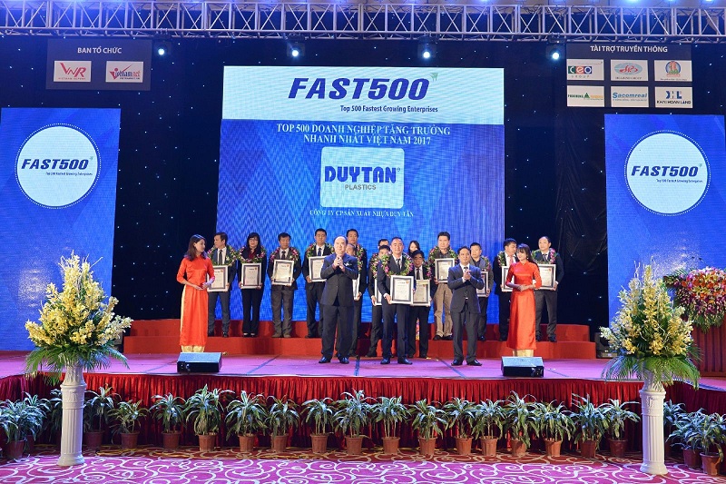 Nhựa Duy Tân - Top 500 doanh nghiệp tăng trưởng nhanh nhất (Nguồn: Thời báo kinh tế)