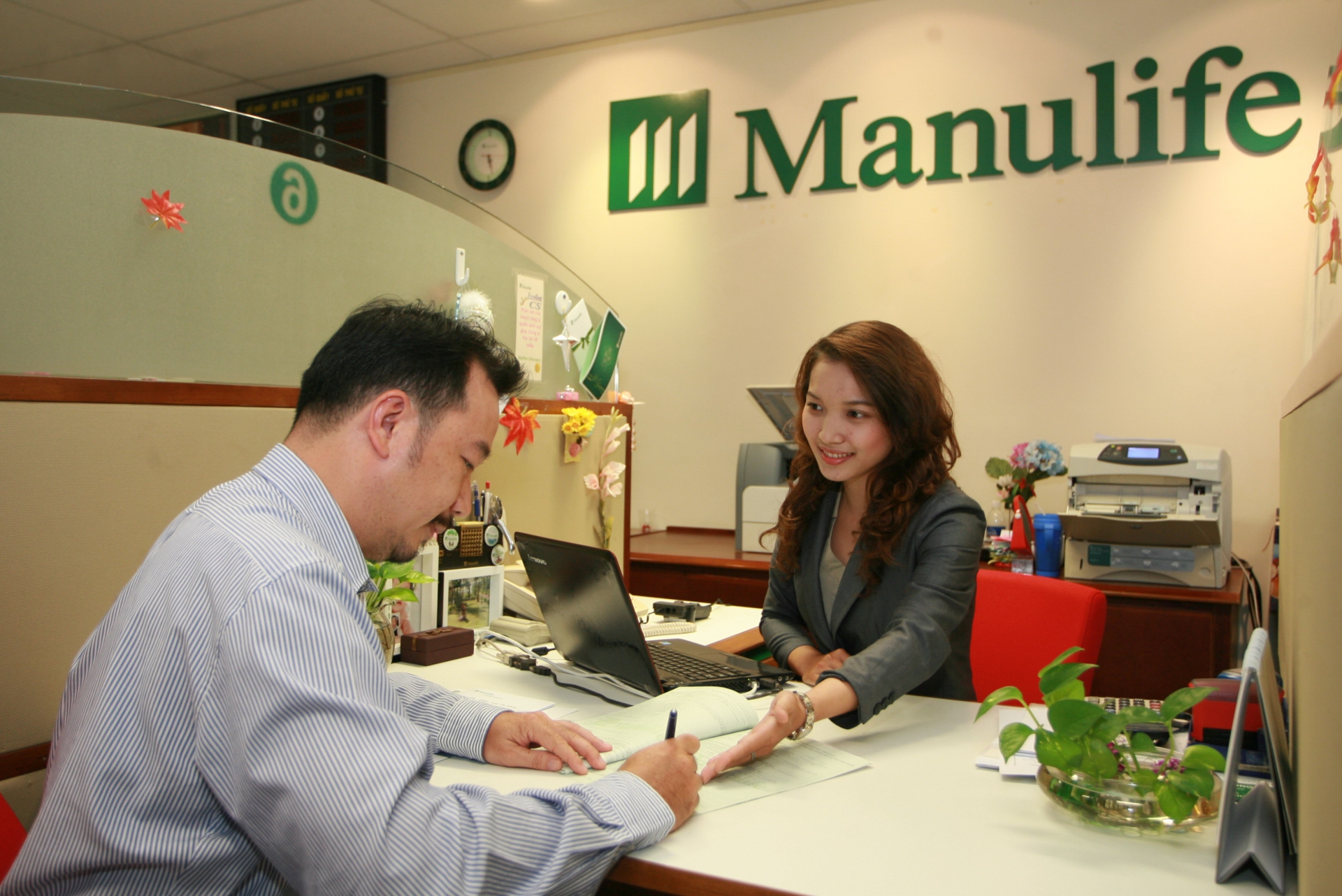 Manulife với dịch vụ chăm sóc khách hàng chuyên nghiệp (Nguồn: Báo Công thương)