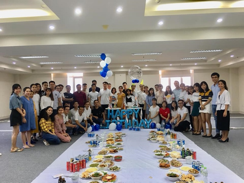 VACS Việt Nam tổ chức tiệc sinh nhật cho CBNV hàng tháng