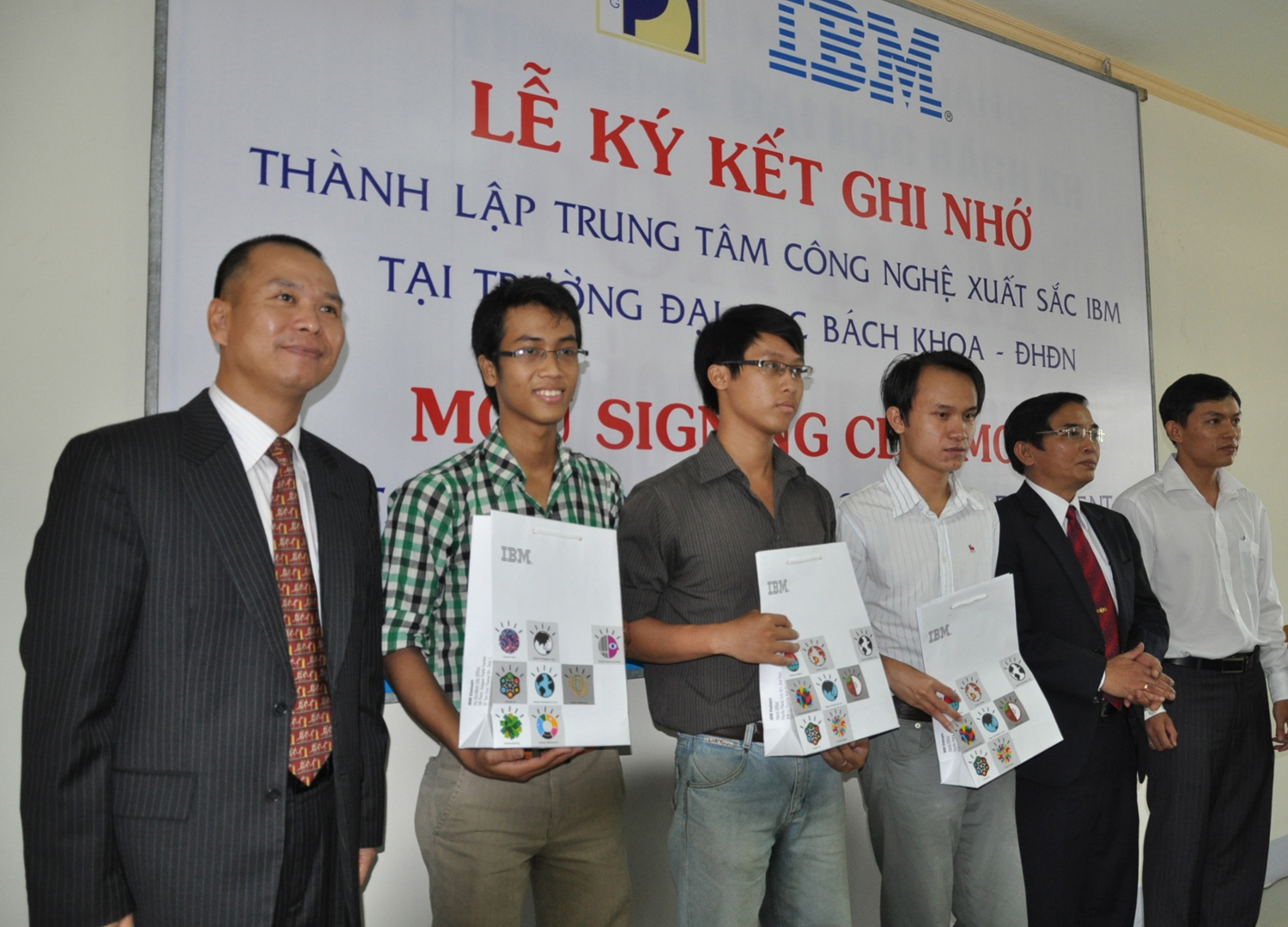 IBM Vietnam đồng hành cùng sinh viên (Nguồn: dut.udn.vn)