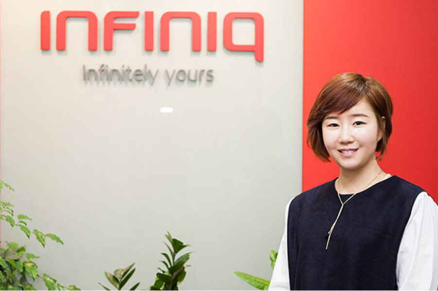 Đội ngũ nhân viên trẻ trung của công ty INFINIQ Vietnam