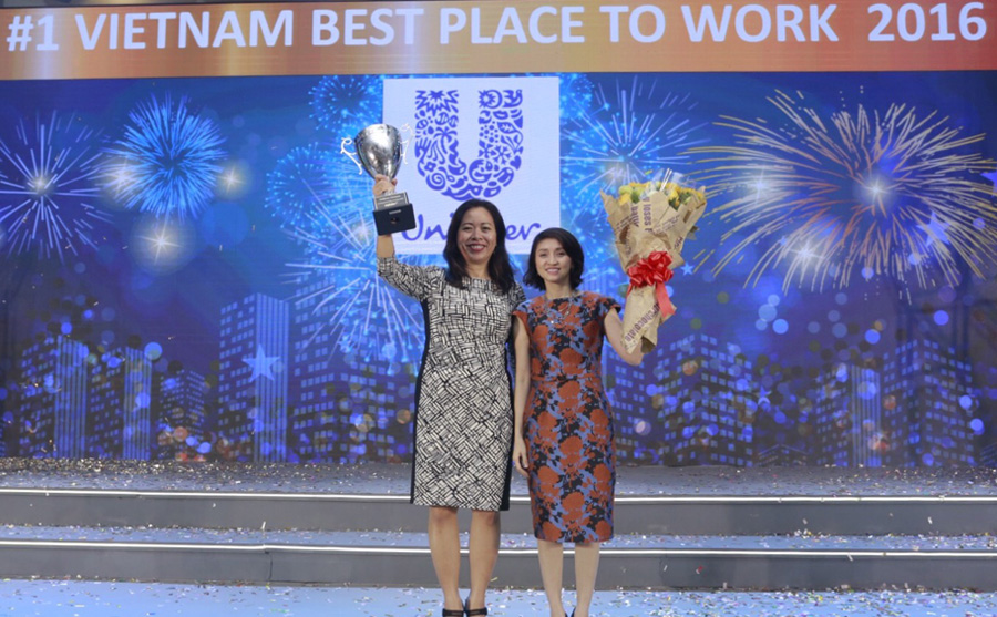 Top những nơi làm việc tốt nhất Việt Nam (Nguồn: Uehenter)