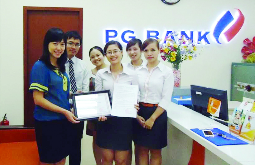 Cán bộ nhân viên PGBank (Nguồn:Báo Công Thương)