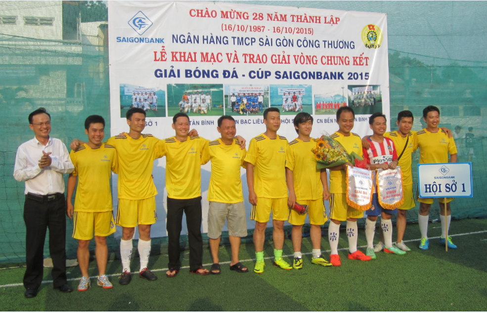 Các thành viên tham gia cuộc thi thể thao (Nguồn: Saigonbank)