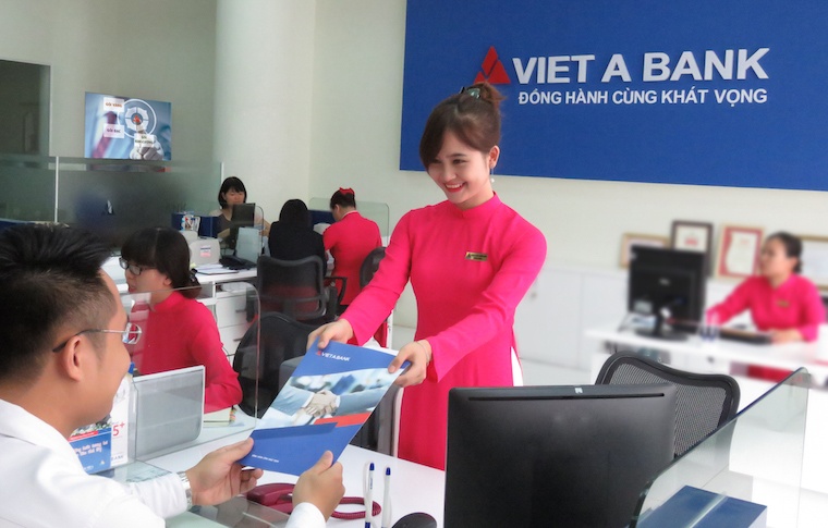 Phòng giao dịch VietABank (Nguồn: Vietnambiz)